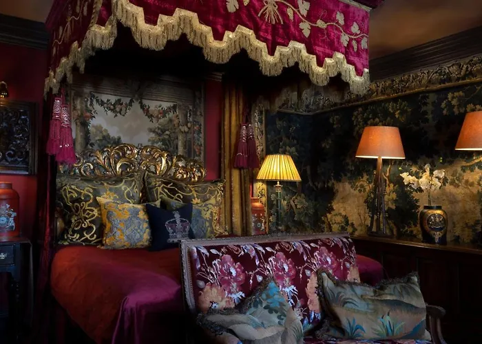 Deluxe King Suite
